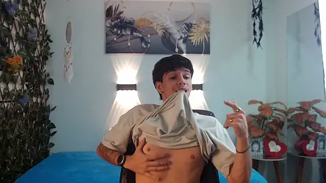 AmethystShadow17 online show from 5, 4, 2026