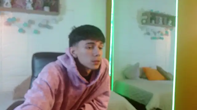 AmethystShadow17 online show from 19, 4, 2026