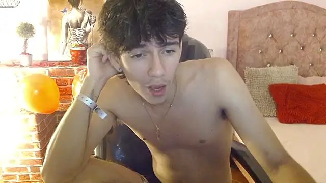 AmethystShadow17 online show from 15, 2, 2026