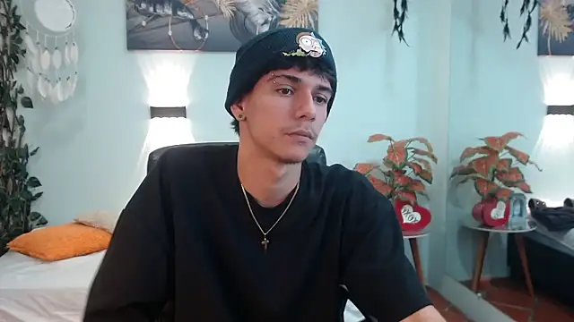 AmethystShadow17 online show from 4, 4, 2026