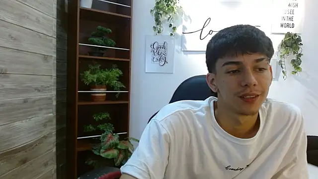 AmethystShadow17 online show from 22, 4, 2026