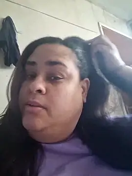 Snapshot of BigBusty_VoluptuousMilfX chatting on 25, 11, 2025 BigBusty VoluptuousMilfX online show from 25, 11, 2025