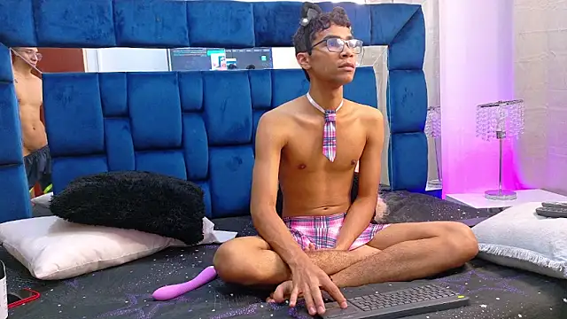 Desire4Duo online show from 21, 10, 2025