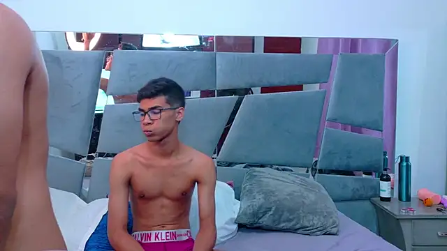 Desire4Duo online show from 18, 10, 2025