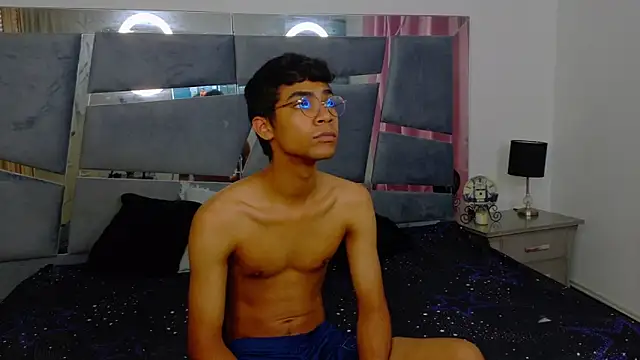 Desire4Duo online show from 28, 11, 2025