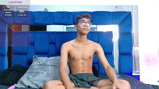 Desire4Duo online show from 1, 11, 2025