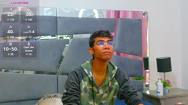 Desire4Duo online show from 15, 11, 2025