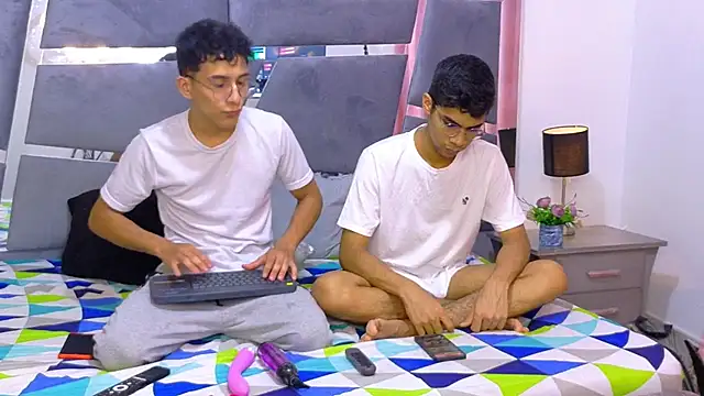 Desire4Duo online show from 11, 11, 2025