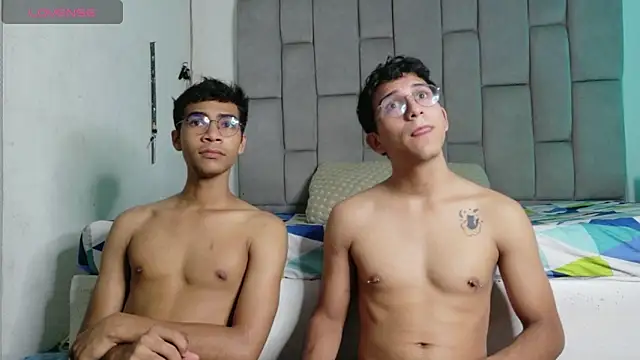 Snapshot of Desire4Duo chatting on 30, 5, 2026 Desire4Duo online show from 30, 5, 2026
