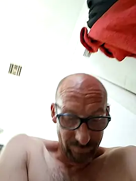 whateveruwanthowever online show from 28, 10, 2025