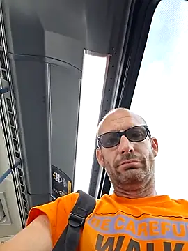 whateveruwanthowever online show from 14, 11, 2025