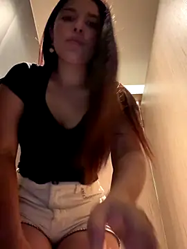 GODDESS zyrene online show from 28, 11, 2025