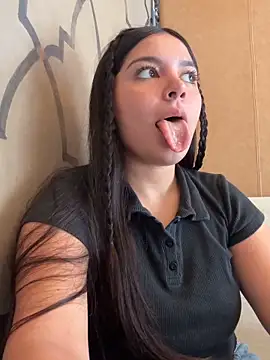 GODDESS zyrene online show from 18, 11, 2025