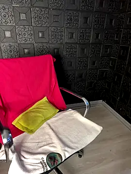 Yvonny27 online show from 5, 12, 2025