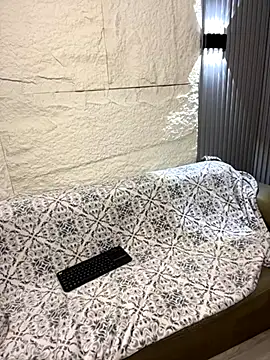 Snapshot of Yvonny27 chatting on 10, 11, 2025 Yvonny27 online show from 10, 11, 2025