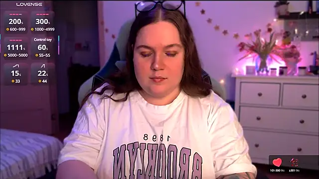 SummerTina online show from 17, 3, 2025