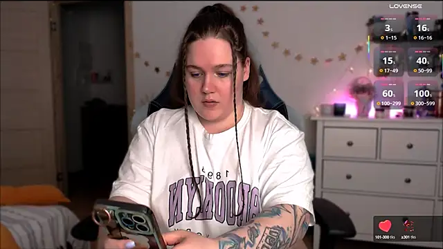 SummerTina online show from 24, 2, 2025