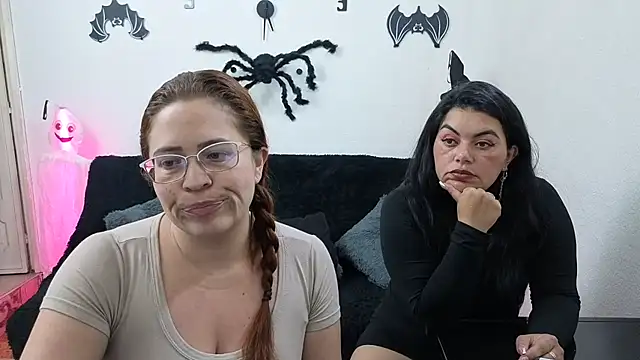 lesb milf online show from 24, 10, 2025