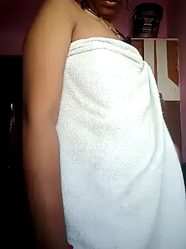 Juhi512 online show from 8, 11, 2025