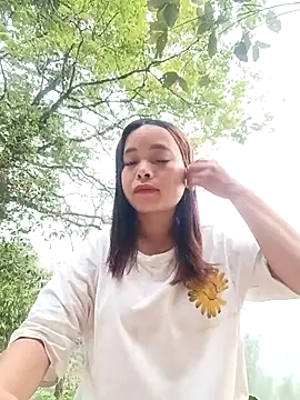 Nguyet2k4 online show from 13, 4, 2026