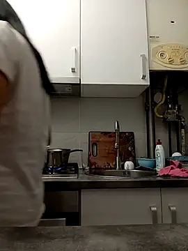 Snapshot of ReneeVoss chatting on 6, 2, 2026 ReneeVoss online show from 6, 2, 2026