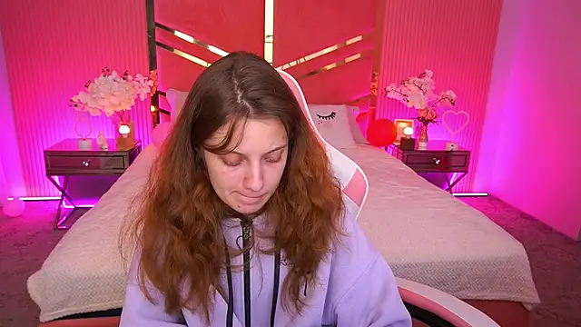 CuteeFoxy online show from 18, 12, 2025