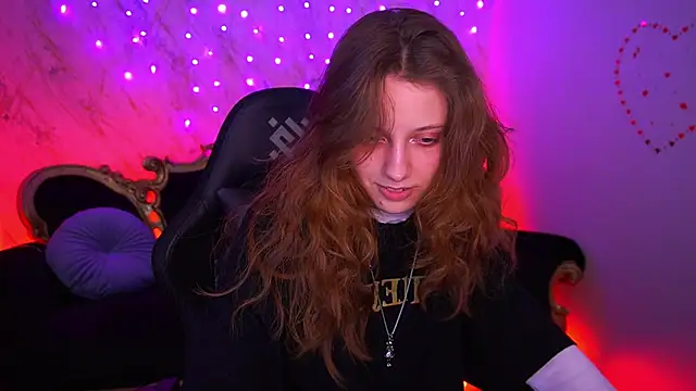 Snapshot of CuteeFoxy chatting on 23, 2, 2026 CuteeFoxy online show from 23, 2, 2026