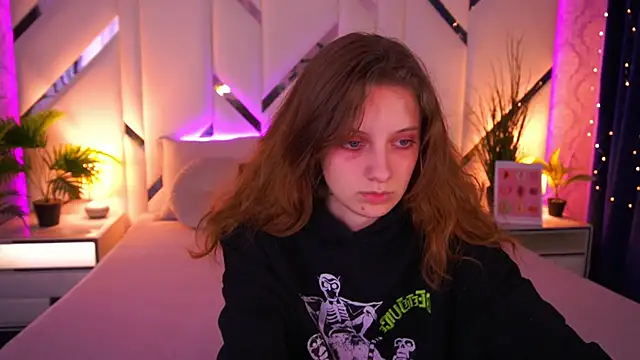 Snapshot of CuteeFoxy chatting on 27, 2, 2026 CuteeFoxy online show from 27, 2, 2026