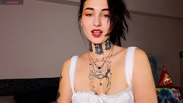 Green Lisa online show from 27, 10, 2025