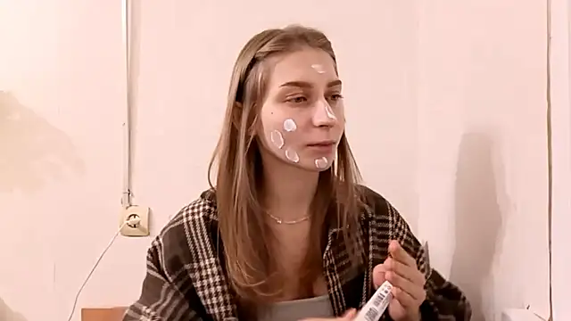 PetronilaReagen online show from 2, 12, 2025