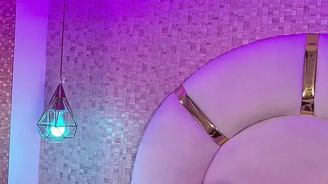 Snapshot of emmy_rose25 chatting on 5, 2, 2026 emmy rose25 online show from 5, 2, 2026