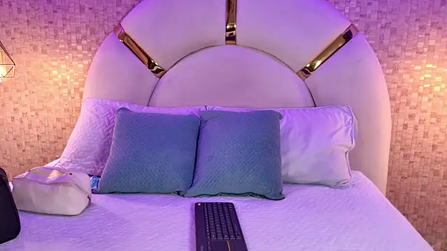 emmy rose25 online show from 9, 4, 2026