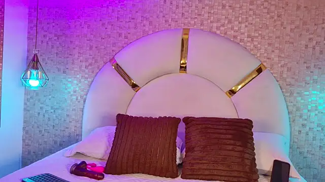 Snapshot of emmy_rose25 chatting on 12, 2, 2026 emmy rose25 online show from 12, 2, 2026