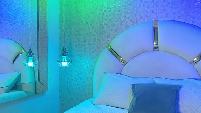 Snapshot of emmy_rose25 chatting on 16, 12, 2025 emmy rose25 online show from 16, 12, 2025