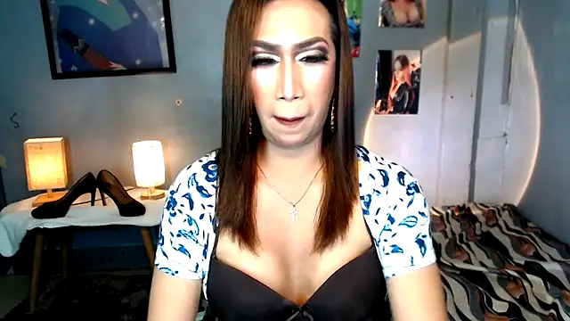 littleredbunny27 online show from 7, 4, 2026