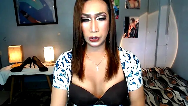 littleredbunny27 online show from 31, 5, 2026