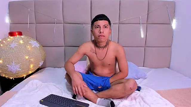 little kris1 online show from 6, 1, 2026