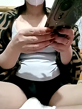 Snapshot of Katy68 chatting on 21, 11, 2025 Katy68 online show from 21, 11, 2025