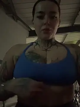 Snapshot of lucycoxxoxo chatting on 16, 5, 2026 lucycoxxoxo online show from 16, 5, 2026