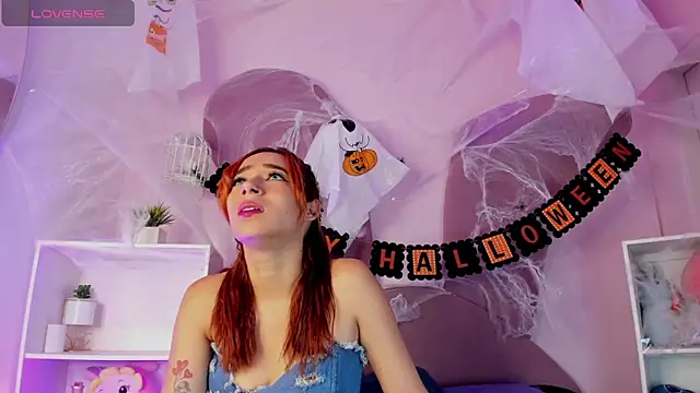 Snapshot of Lady_Sophiia chatting on 23, 10, 2025 Lady Sophiia online show from 23, 10, 2025