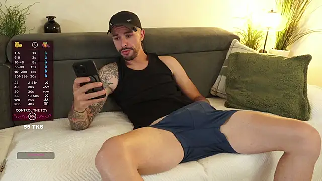 Snapshot of monsieurguitsxxx chatting on 3, 6, 2026 monsieurguitsxxx online show from 3, 6, 2026