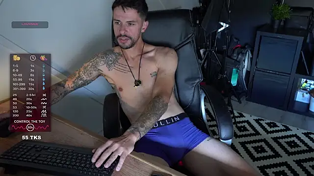 Snapshot of monsieurguitsxxx chatting on 2, 7, 2026 monsieurguitsxxx online show from 2, 7, 2026