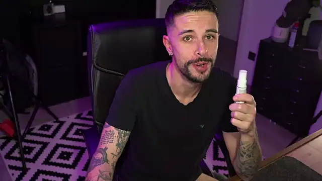 monsieurguitsxxx online show from 6, 1, 2026