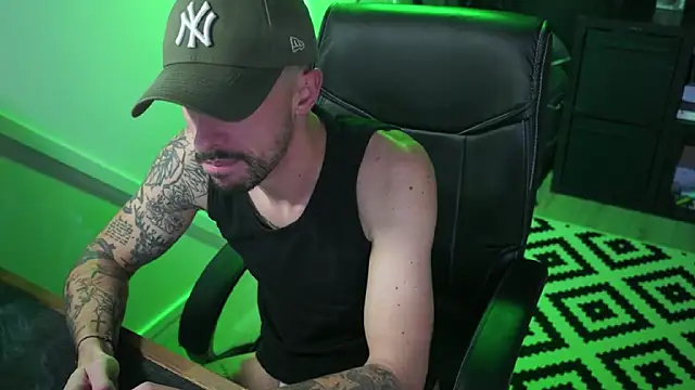 monsieurguitsxxx online show from 4, 12, 2025