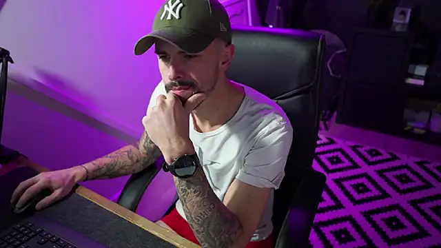 monsieurguitsxxx online show from 3, 12, 2025