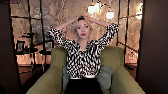 AlysiaSun  online show from 8, 11, 2025