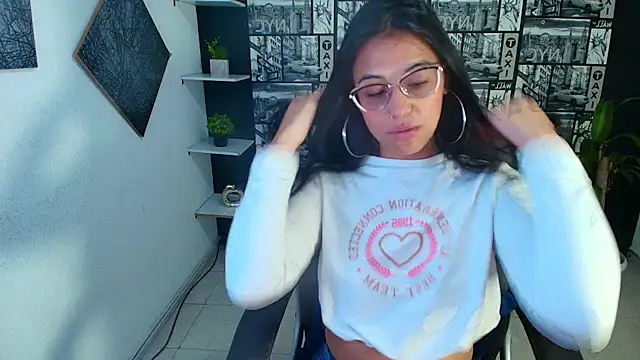 Snapshot of Sub_Scarlett chatting on 17, 11, 2025 Sub Scarlett online show from 17, 11, 2025