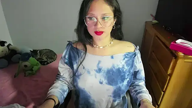  Emily vixen online show from 18, 10, 2025