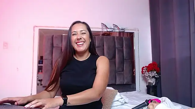 Salmma Milf online show from 8, 4, 2026