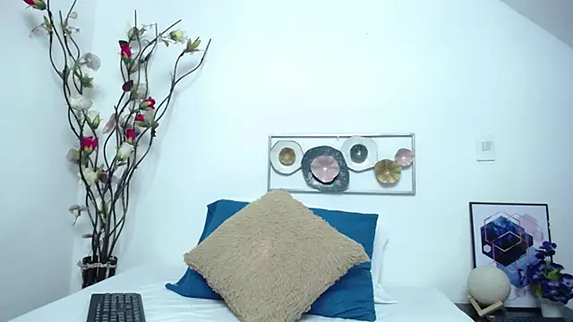 Salmma Milf online show from 21, 10, 2025